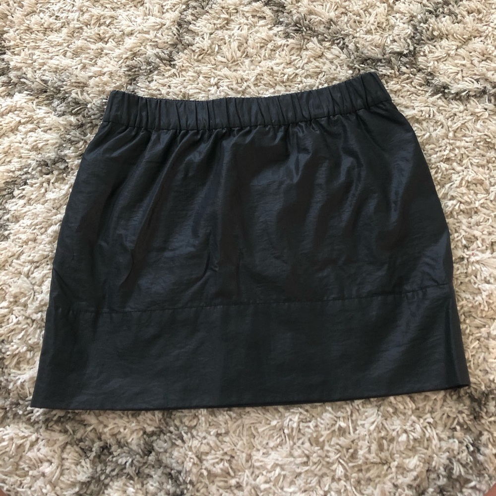 Black polyester/ nylon * Intuitions * skirt